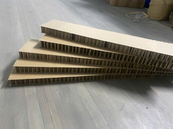 Cấu tạo và đặc điểm của tấm giấy tổ ong 1 tấm giấy tổ ong